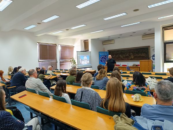 Во Салата за седници на Филолошки факултет „Блаже Конески“ – Скопје се одржа предавање на проф. д-р Ристо Солунчев со наслов „Уметничкото дело како празник“.